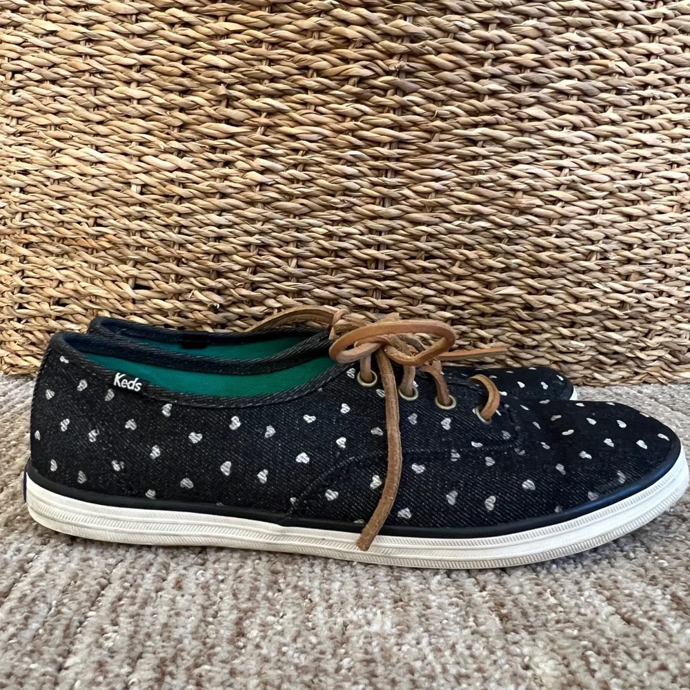 Keds X Taylor Swift denim canvas with white hearts, leather laces. Size 10 - Picture 4 of 8